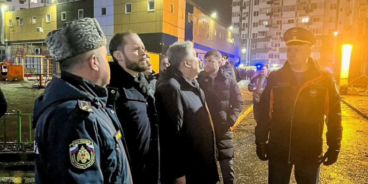 Режим ЧС в Твери: три дома и школа повреждены после падения беспилотника, на месте работает оперштаб Режим ЧС в Твери: три дома и школа повреждены после падения беспилотника, на месте работает оперштаб