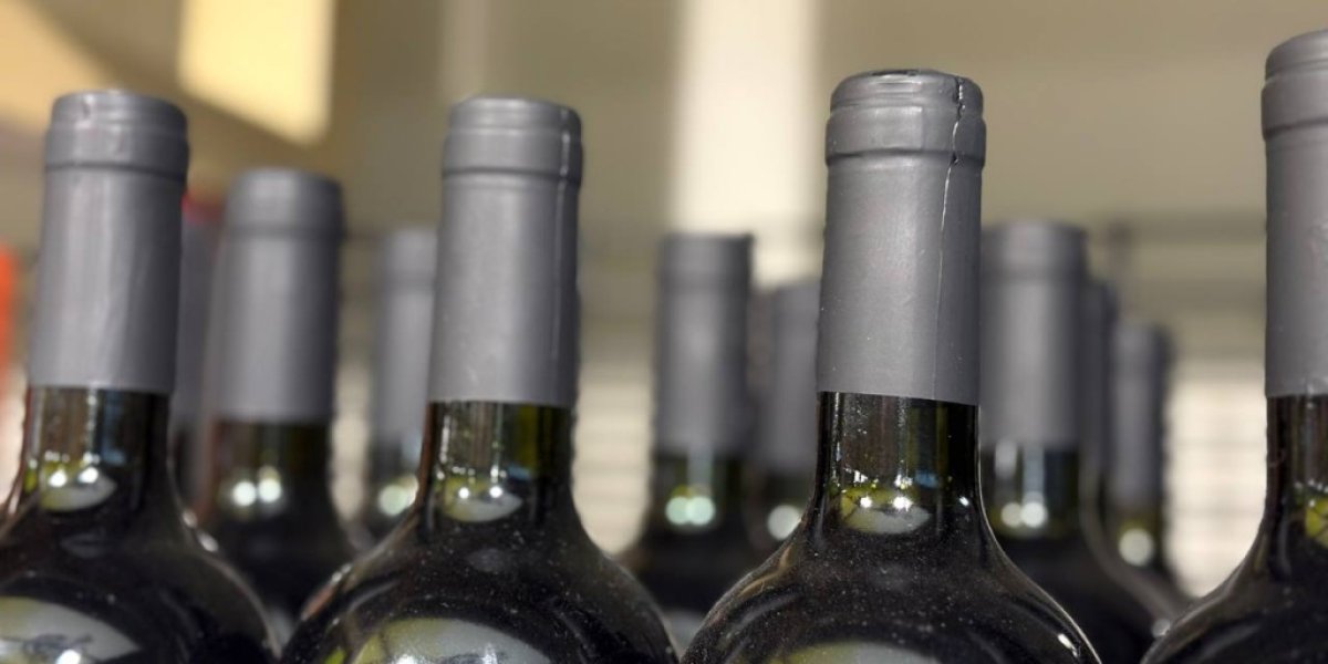 Новогодний сюрприз с последствиями: почему бутылка шампанского может стоить вам работы Новогодний сюрприз с последствиями: почему бутылка шампанского может стоить вам работы