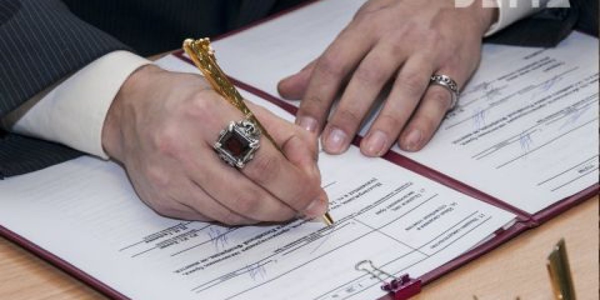 «Развели вас, а делить будут всё»: адвокаты предупредили, как банкротство одного супруга может оставить семью без квартиры и машины «Развели вас, а делить будут всё»: адвокаты предупредили, как банкротство одного супруга может оставить семью без квартиры и машины